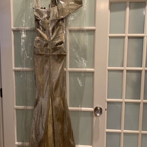 Talbot Runhof evening dress - Picture 5 of 7